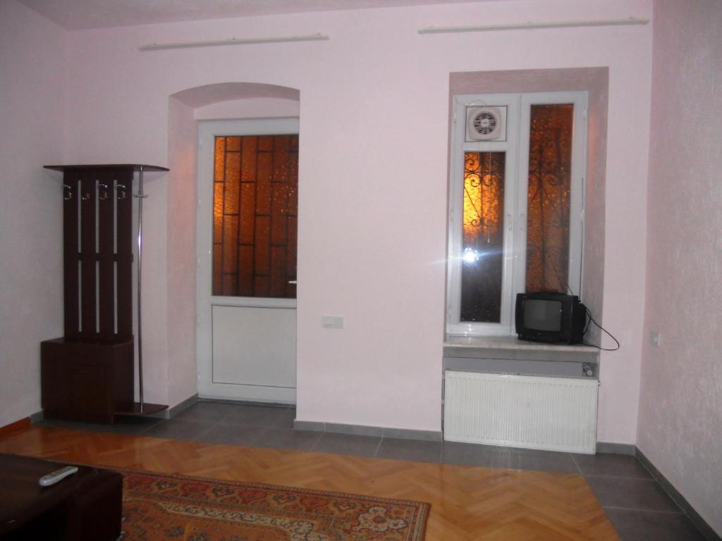 David Mikadze's Apartment 2 room 4